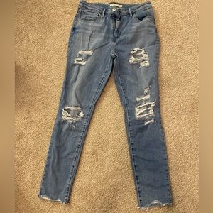 Levi’s Distressed Cropped Jeans